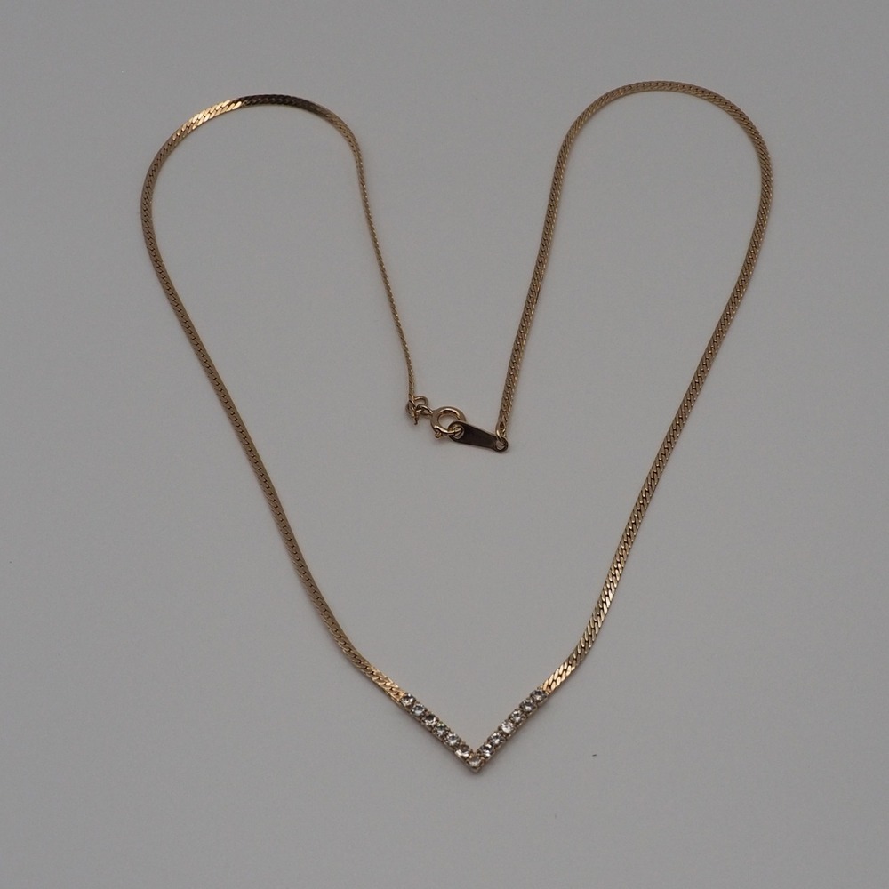 Avon Necklace Chevron V Shape Rhinestone Herringbone Chain Gold Tone Vintage 80s